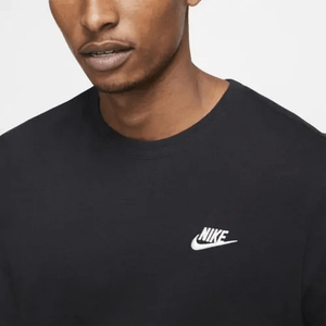Camiseta Nike Sportswear Club Masculina AR4997