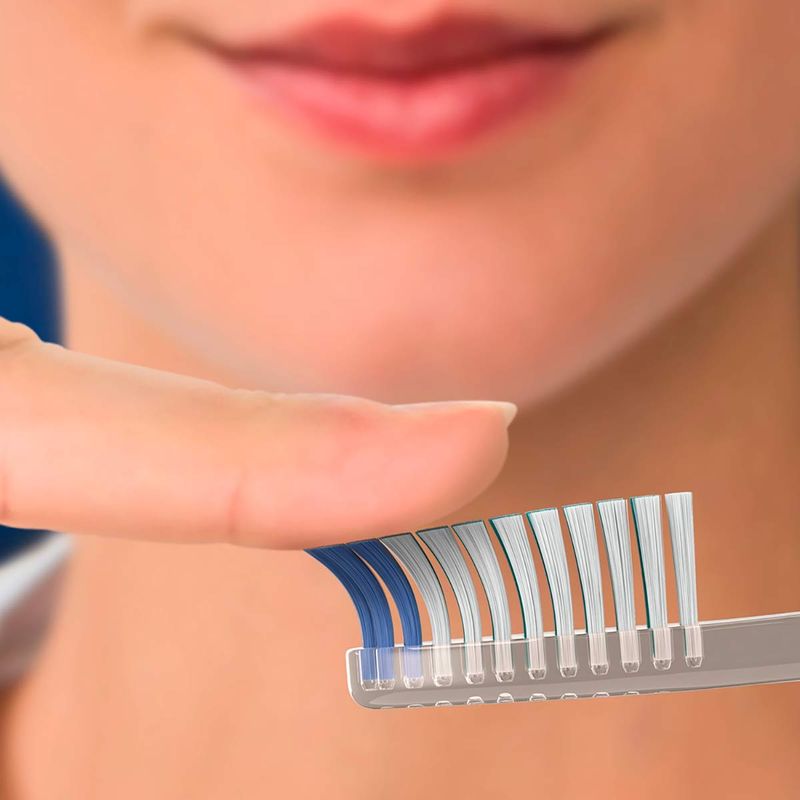 KIT ESCOVA DENTAL ORAL B SENSITIVE INDICATOR EXT SOFT+FIO