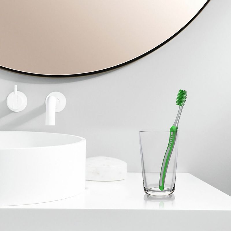 ESCOVA DENTAL ORAL B PRO SAUDE ULTRAFINO 35 ULTRA MACIA L2P1
