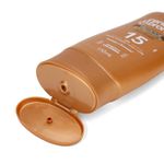 CENOURA E BRONZE PROTETOR SOLAR COM COR EFEITO DOURADO FPS15