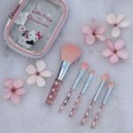 KIT MINI PINCEIS VIAGEM BY HELLO KITTY 5UN